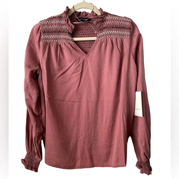 CALLIGPHIE Light Pink/Salmon Long Sleeves S/M Top.
BNWT - Picture 1 of 5